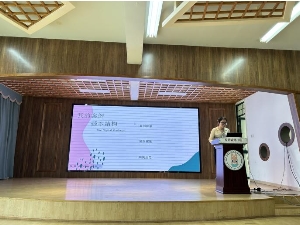 C:\Users\馨\Desktop\照片IMG_4753(1).JPG照片IMG_4753(1)